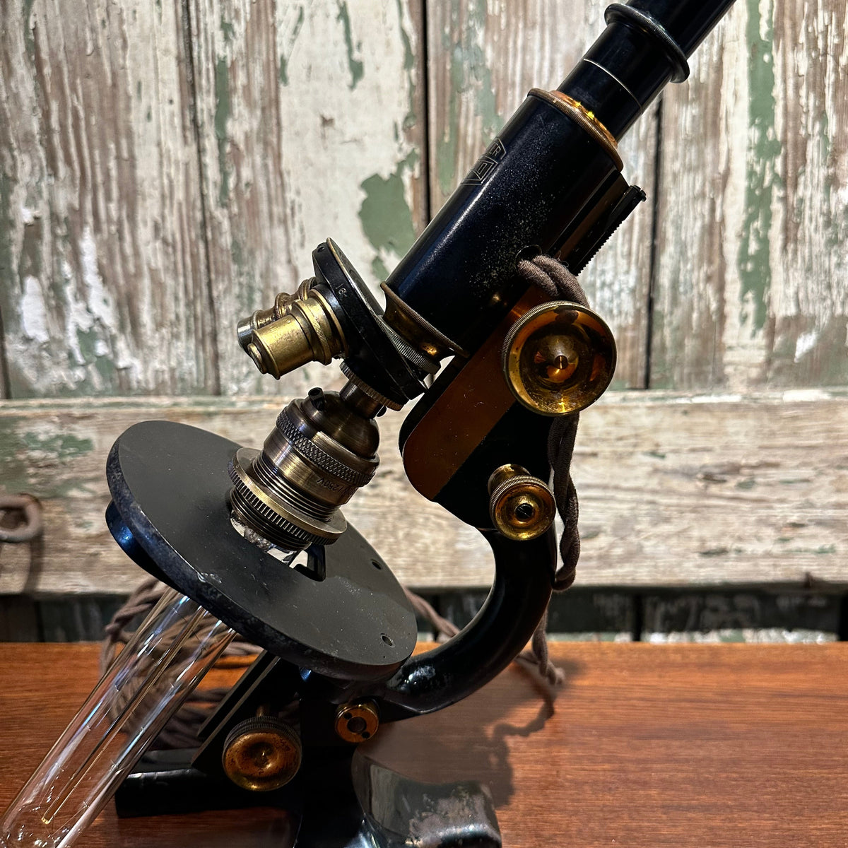 Field Microscope Light Fixture