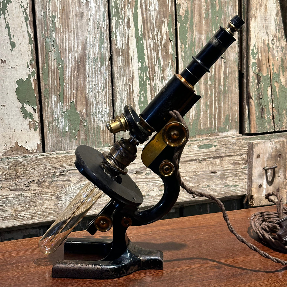 Field Microscope Light Fixture