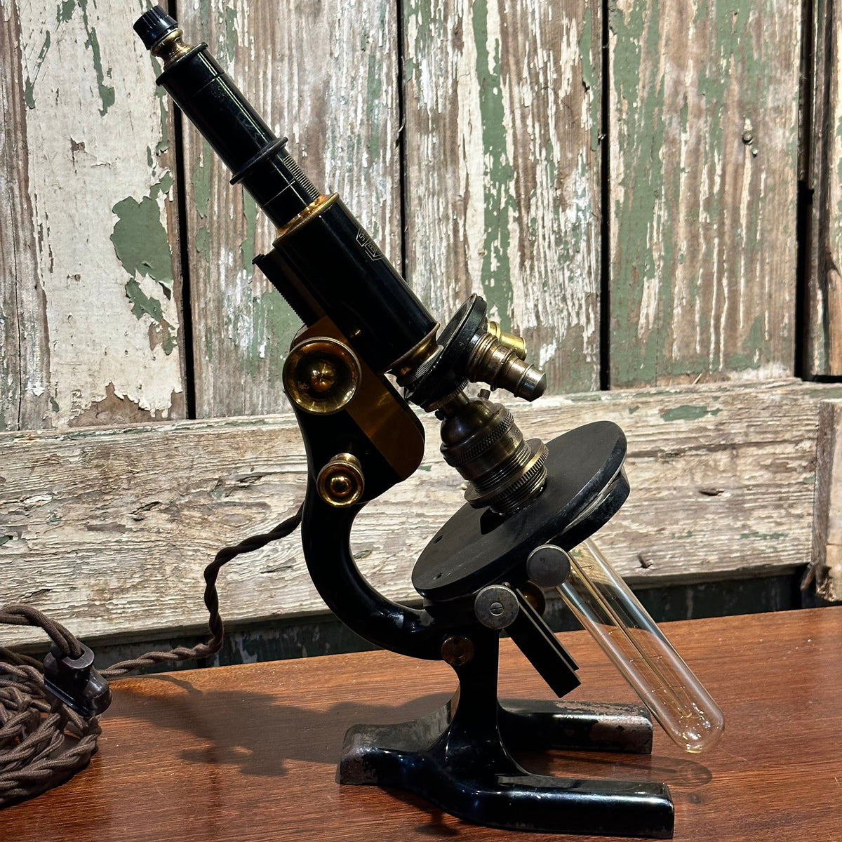 Field Microscope Light Fixture