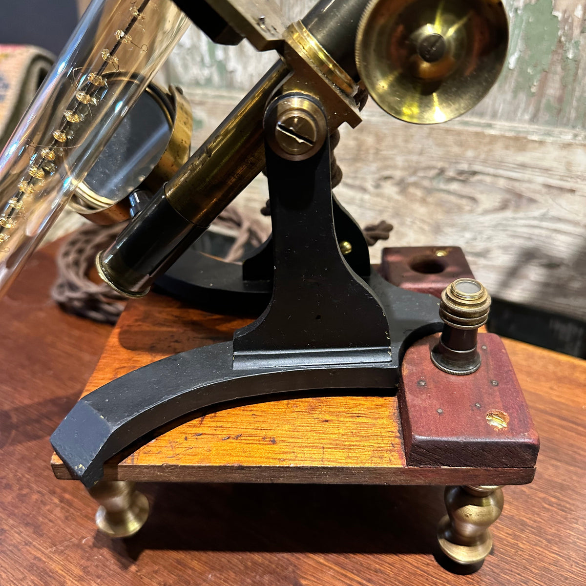 Field Microscope Light Fixture