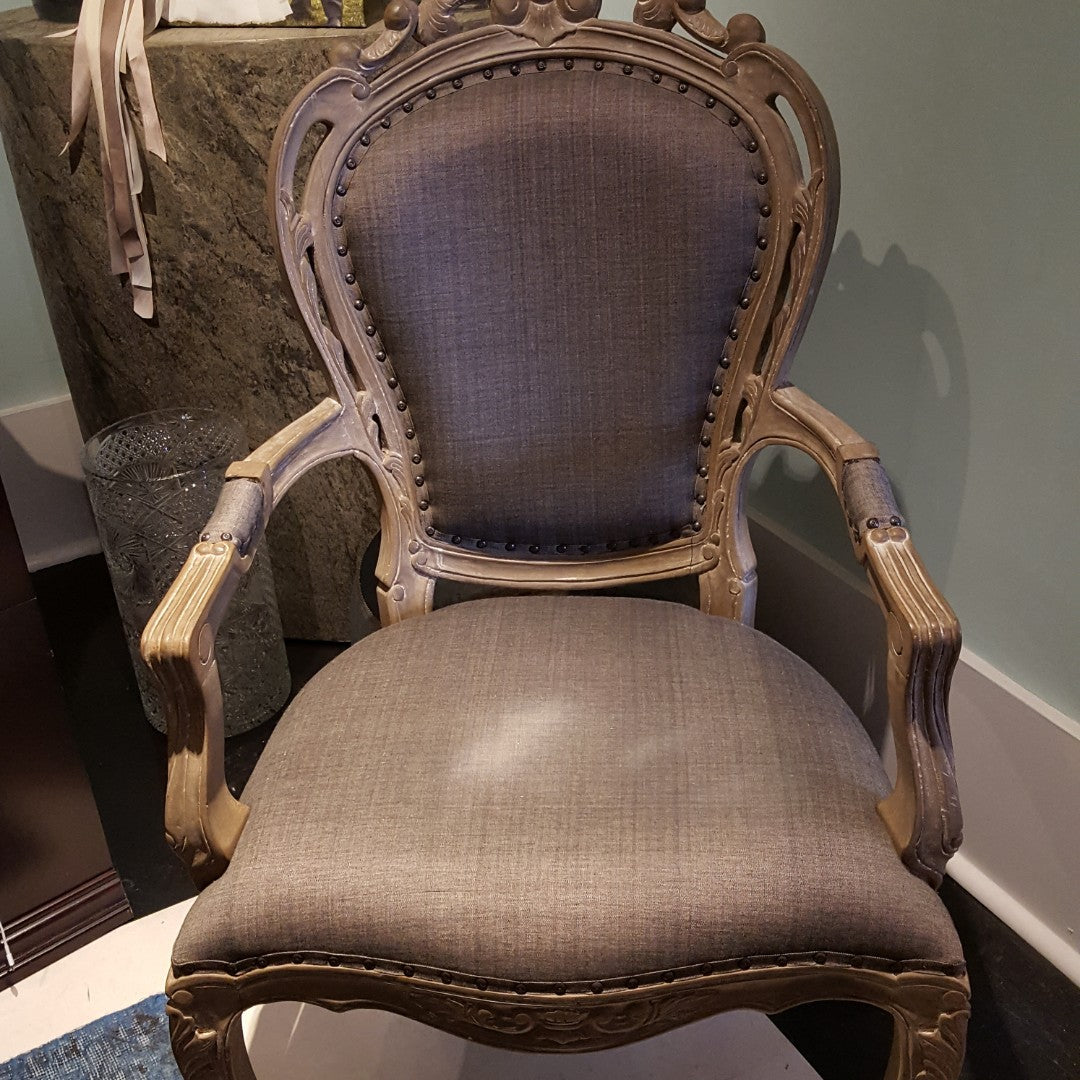 Amara Chair