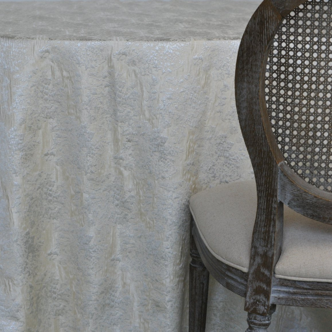 Ivory Silver Plaster Tablecoth