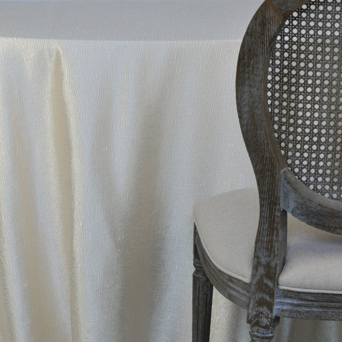 Ivory Metalic Tablecoth