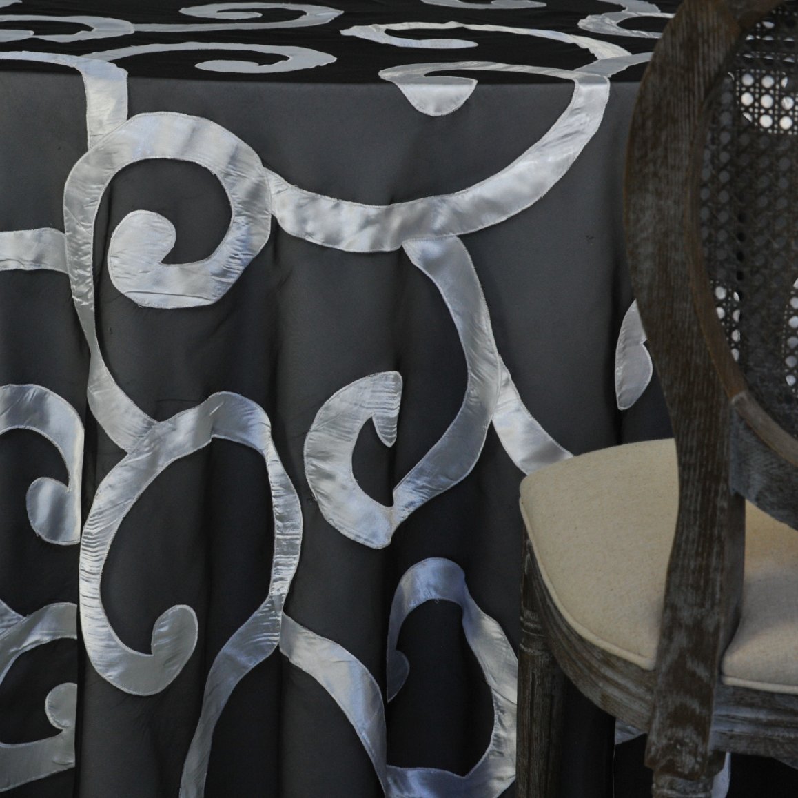 Black and White Aura Tablecoth