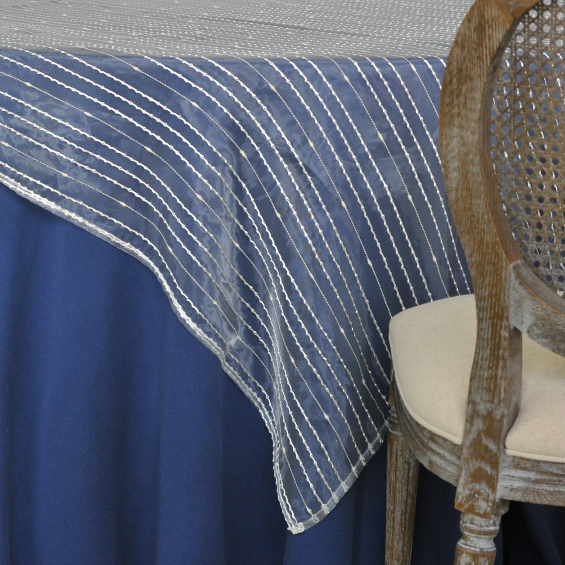 White Dotline Tablecoth