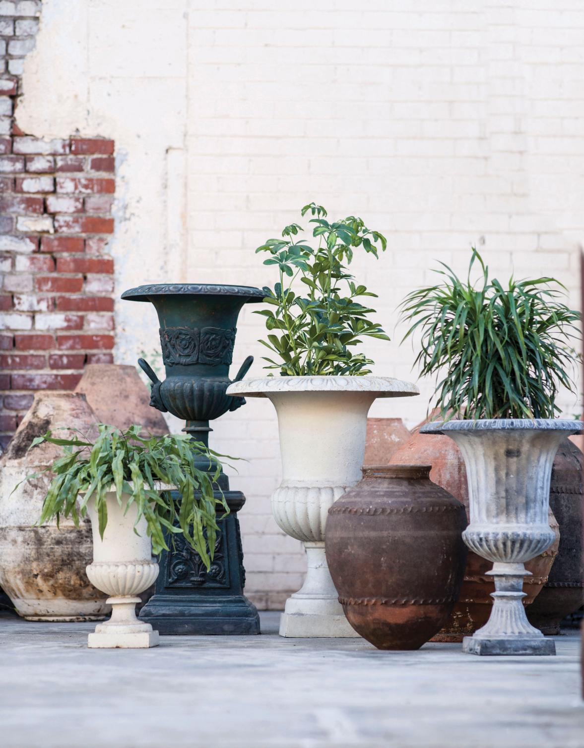 Handled Urn w/ Pedestal - Green