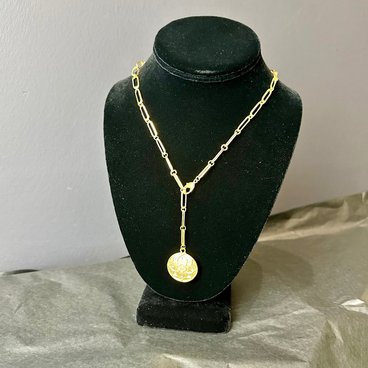 Gold Pendant Necklace