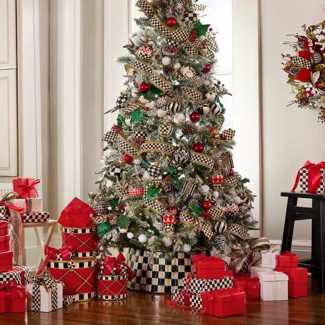Courtly Check Tree Collar