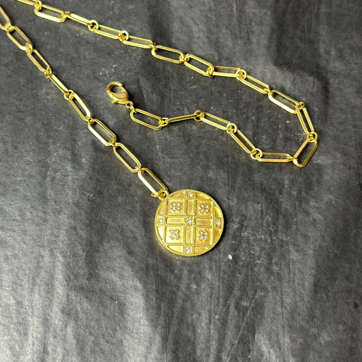 Gold Pendant Necklace