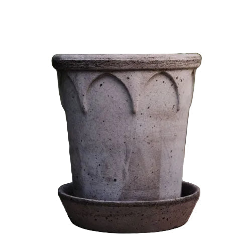 The Elizabeth Pot Collection