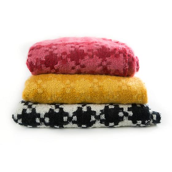 Houndstooth Throw - Black/Ivory