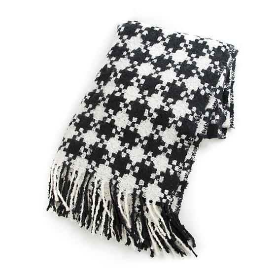 Houndstooth Throw - Black/Ivory