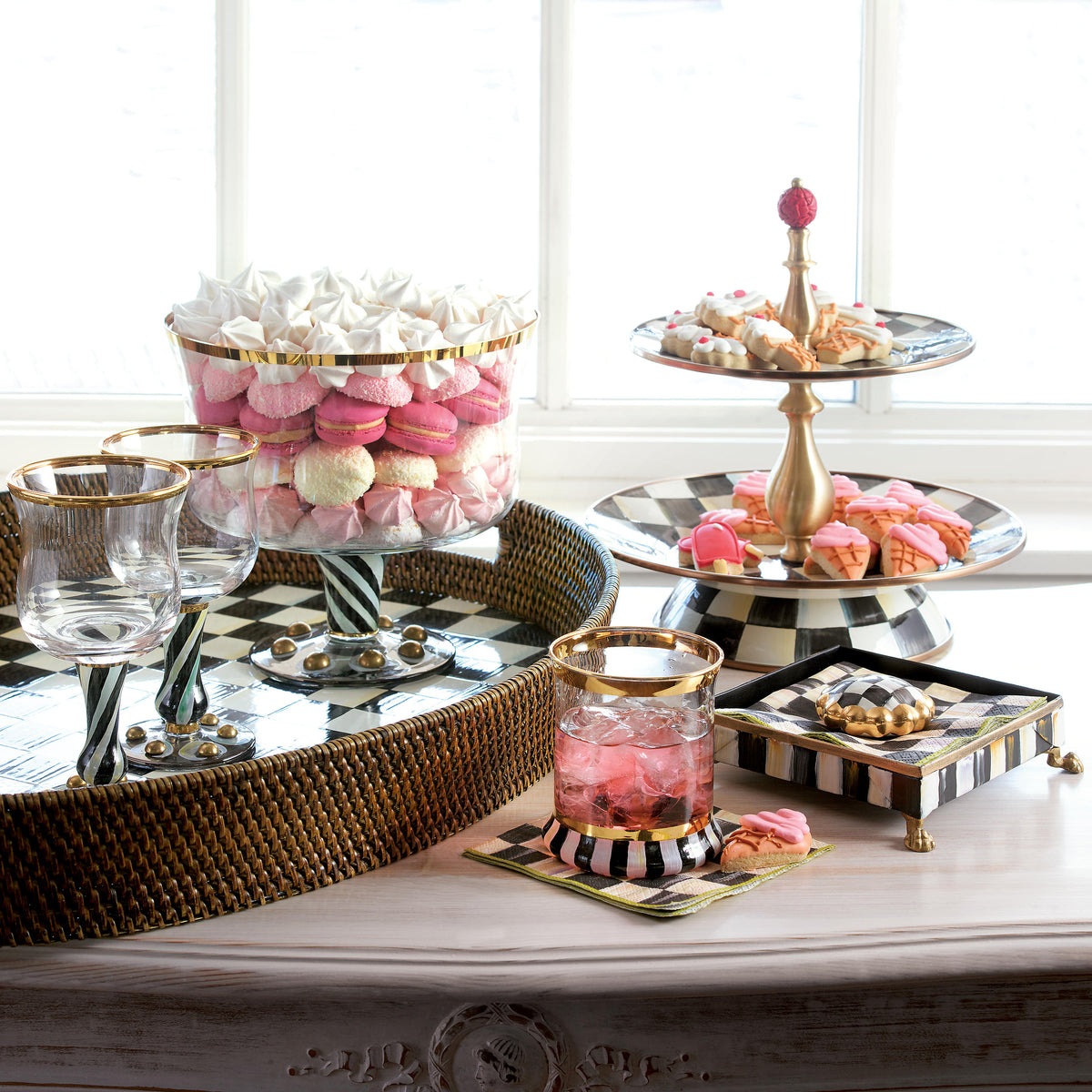 Courtly Check Rattan & Enamel Party Tray