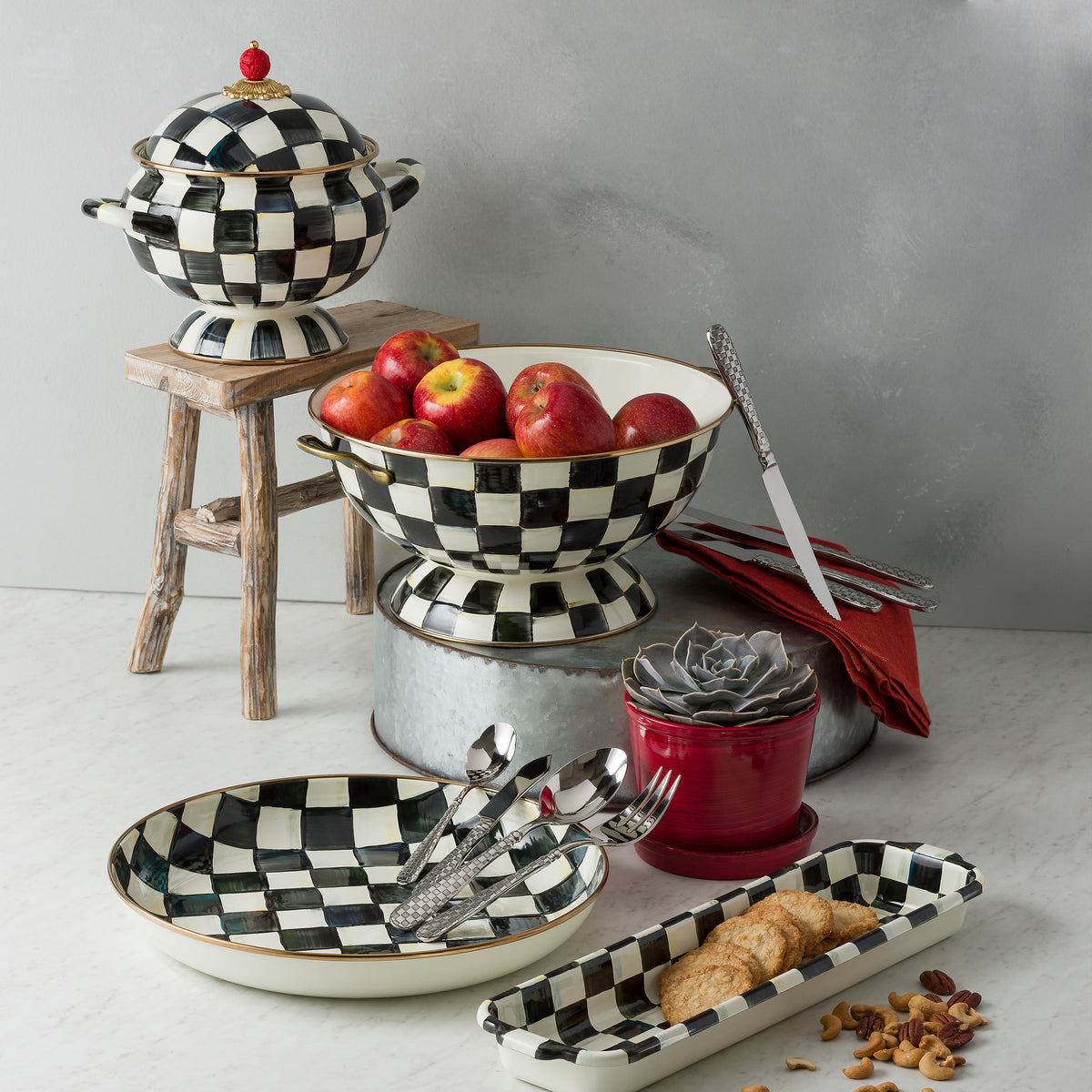 Courtly Check Enamel Baguette Dish