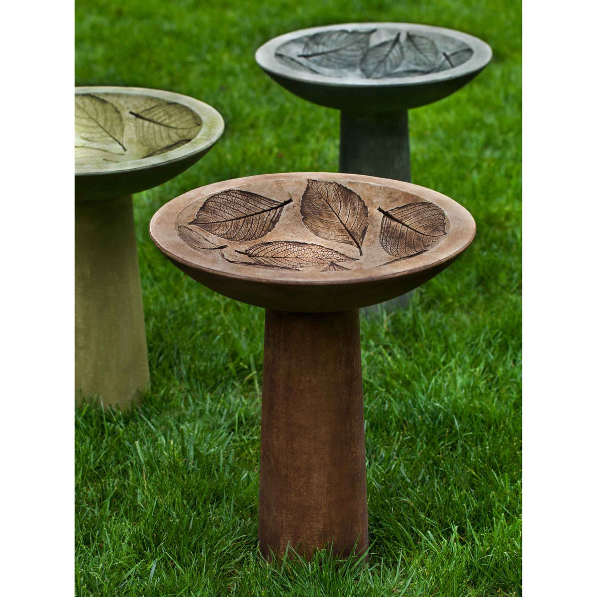 Hydrangea Leaf Birdbath (1 pc)