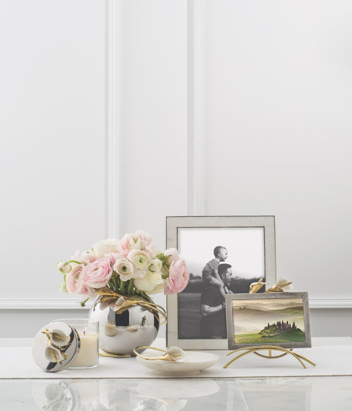 Calla Lily Easel Frame